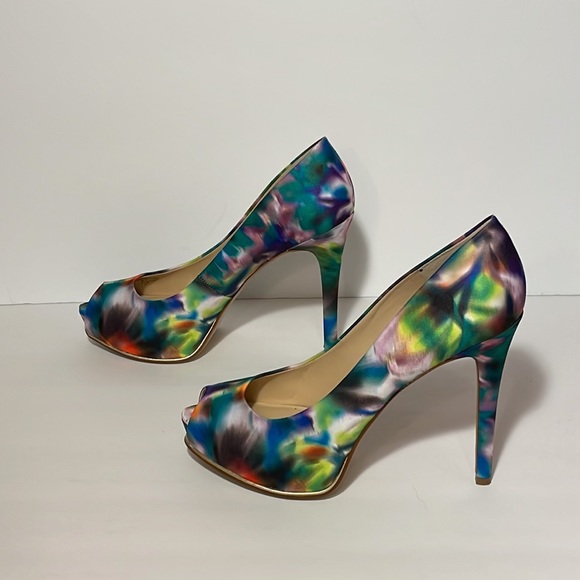 Guess, Honora, peep toe, high heel pumps. - Picture 8 of 11